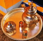 Sua maestà l'infuso di tè servito in vasca
